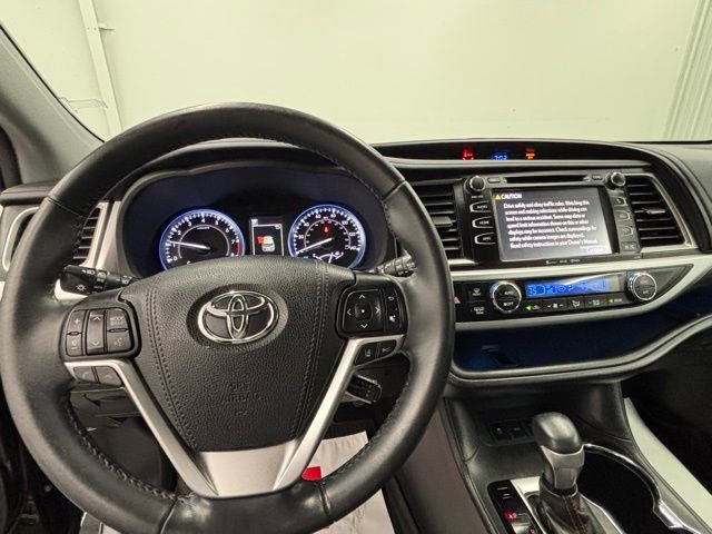 Used 2019 Toyota Highlander SE image 19