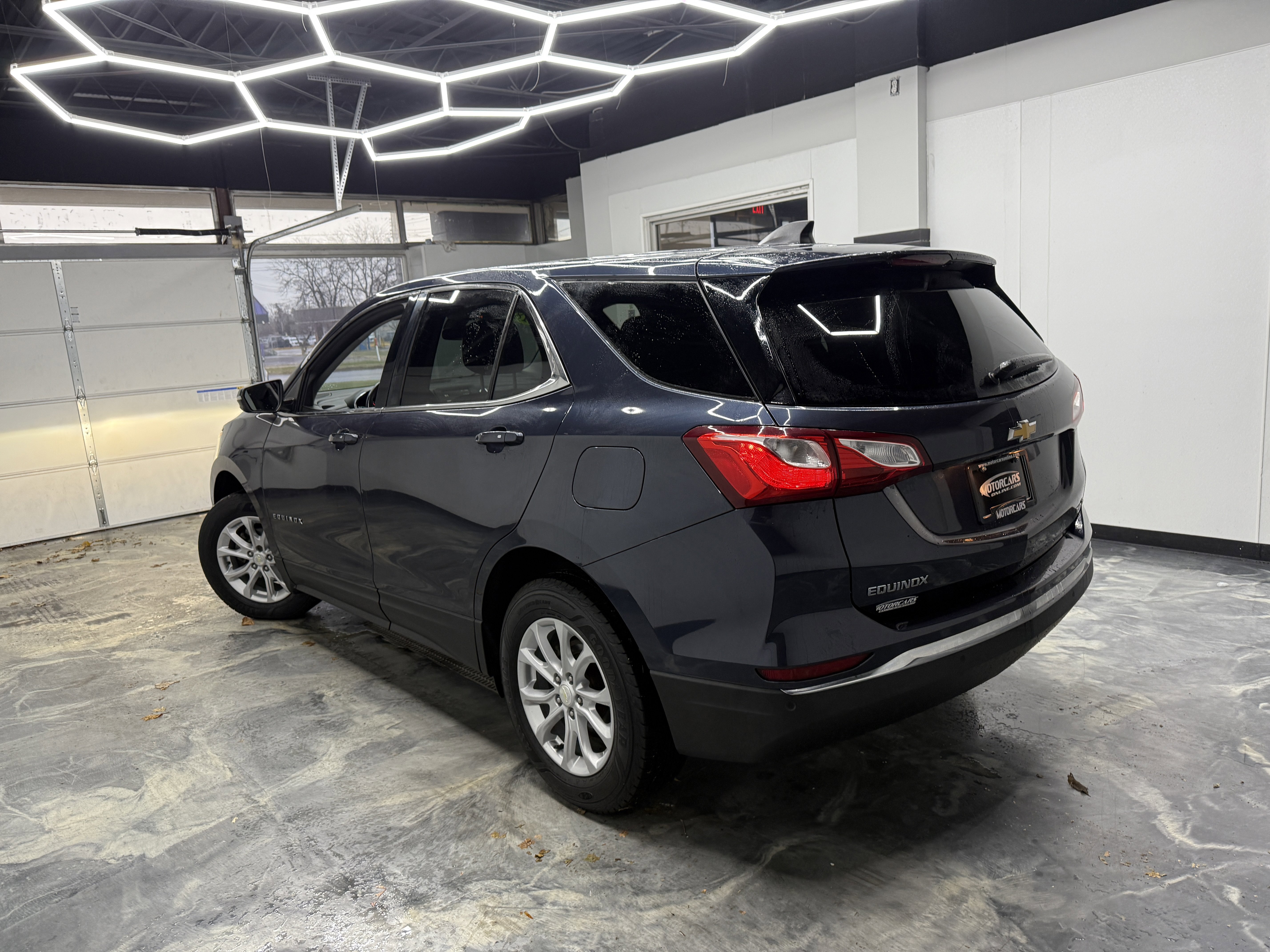 Used 2018 Chevrolet Equinox LT image 3