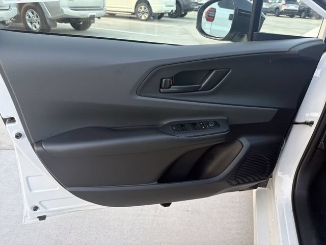Certified 2025 Toyota Prius LE FWD image 9