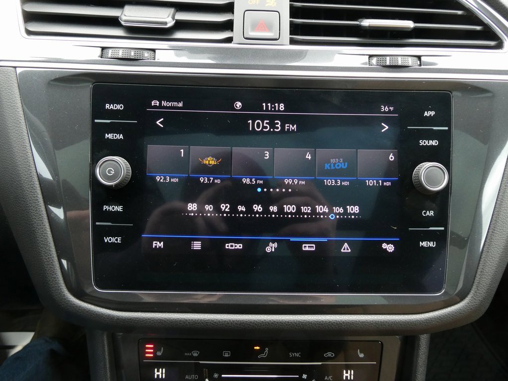 Used 2022 Volkswagen Tiguan SE w/ Panoramic Sunroof Package image 26