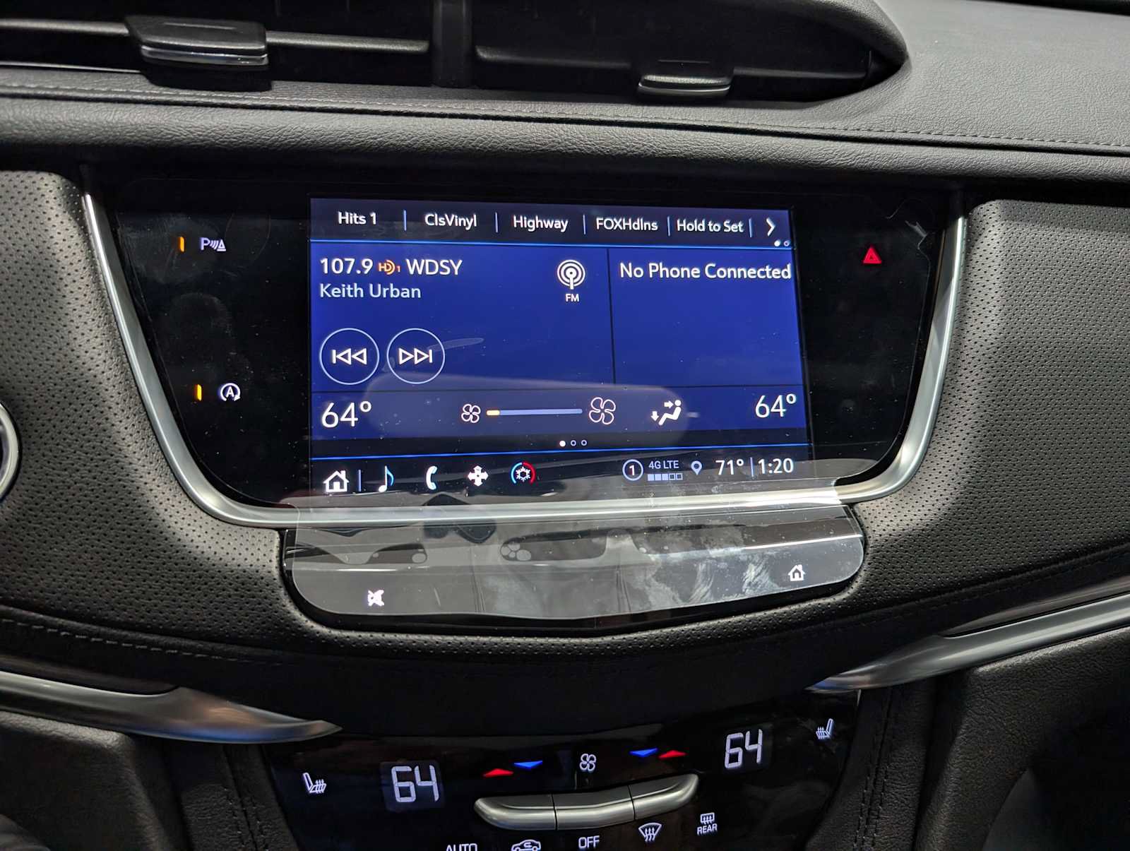 New 2026 Cadillac XT5 Luxury w/ LPO, Floor Liner Package AWD/4WD image 20