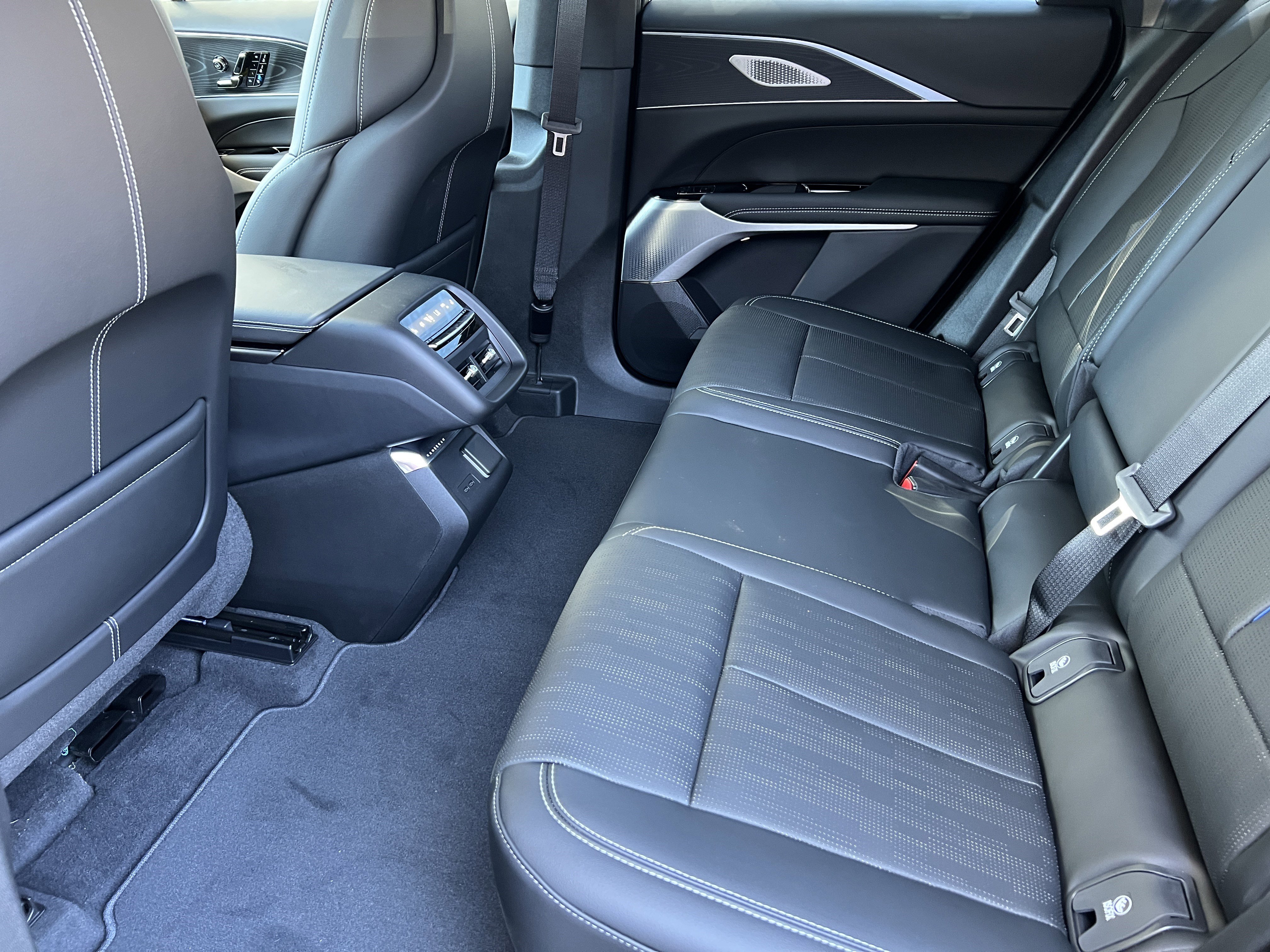 New 2026 Cadillac Lyriq V image 17