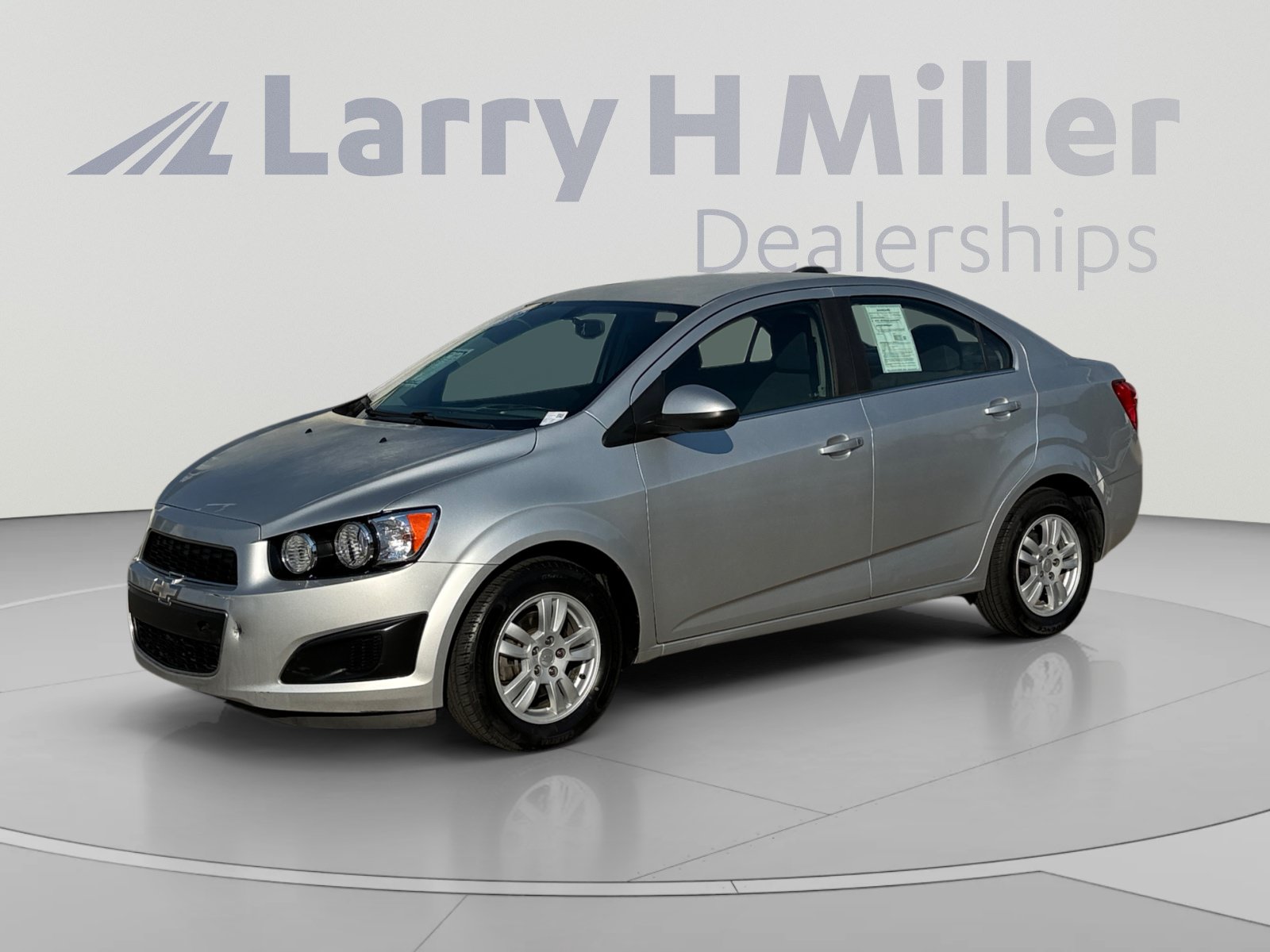 Used 2016 Chevrolet Sonic LT FWD image 1