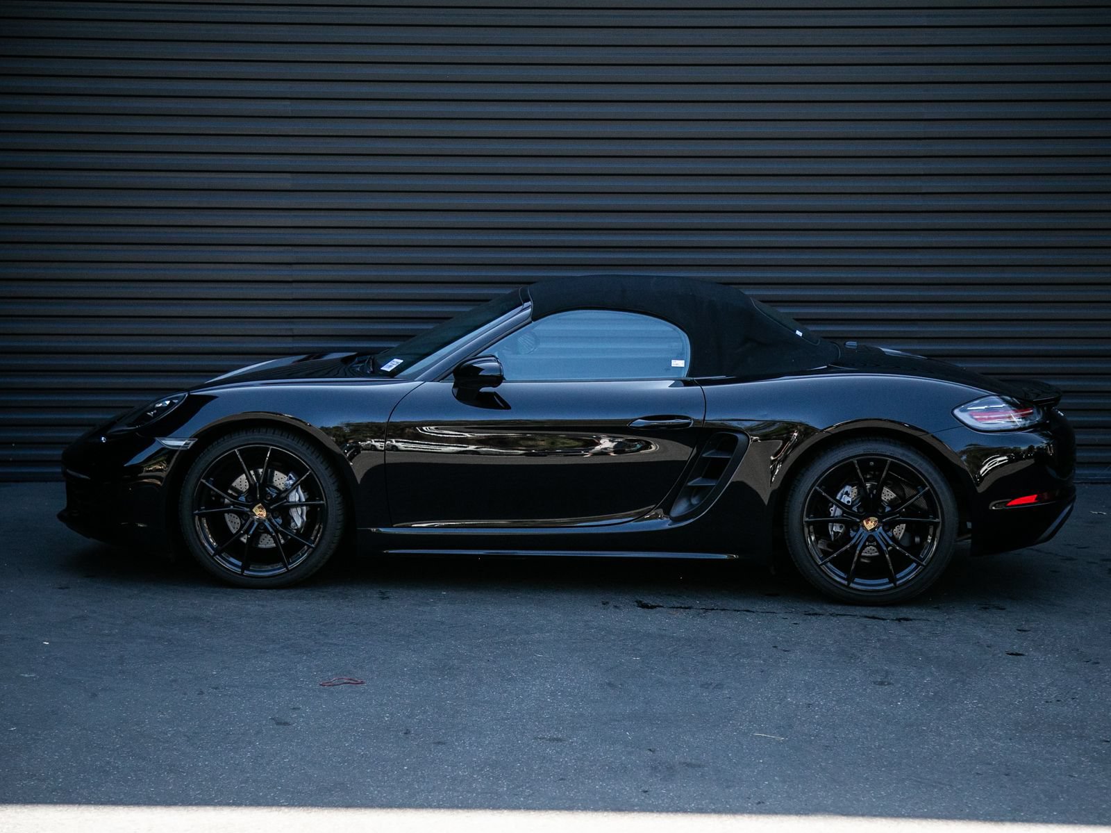Certified 2023 Porsche 718 Boxster RWD image 2