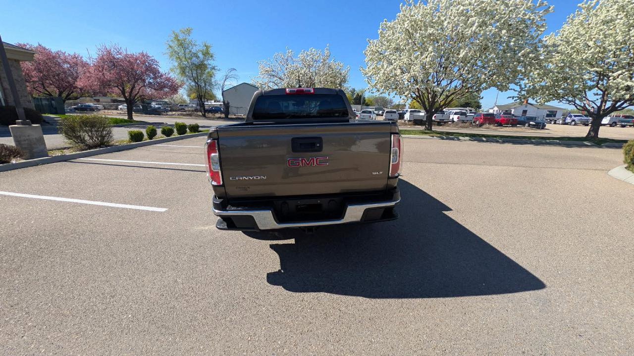 Used 2015 GMC Canyon SLT w/ Driver Alert Package AWD/4WD image 4