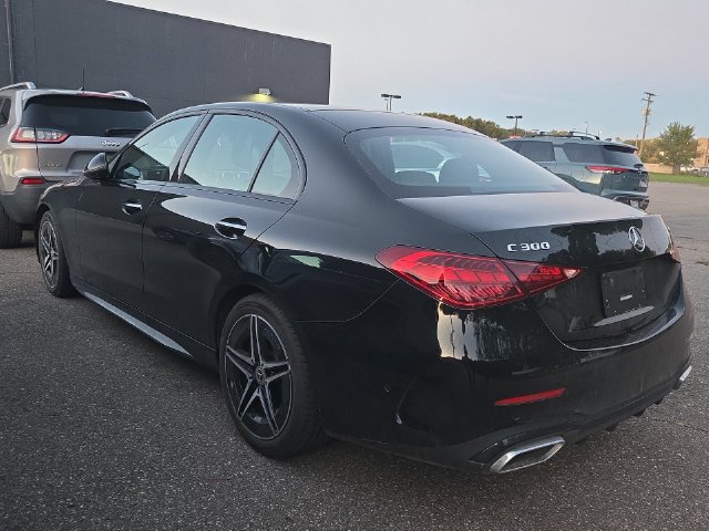 Used 2023 Mercedes-Benz C 300 4MATIC Sedan image 4
