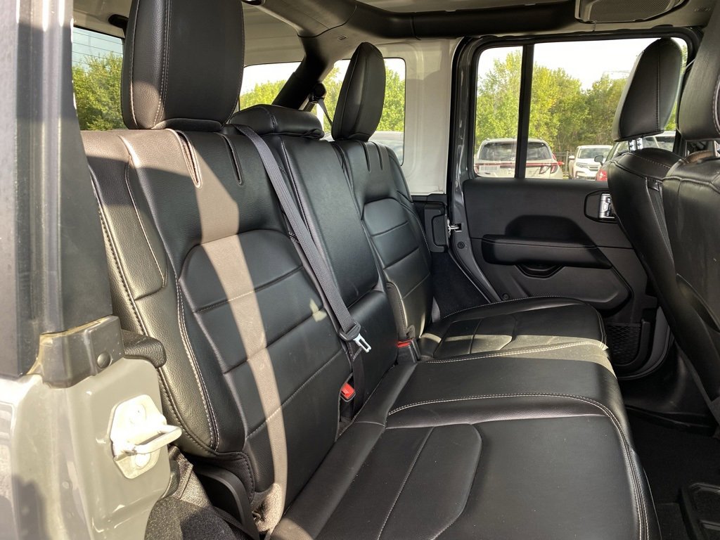 Used 2023 Jeep Wrangler Unlimited Sahara image 29