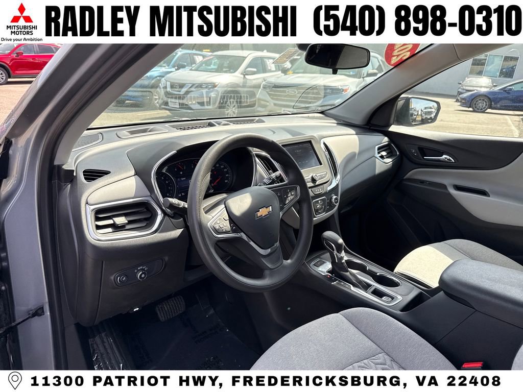 Used 2023 Chevrolet Equinox LS w/ LS Convenience Package image 4