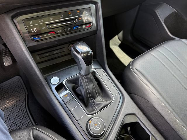 Used 2022 Volkswagen Tiguan SE AWD/4WD image 14