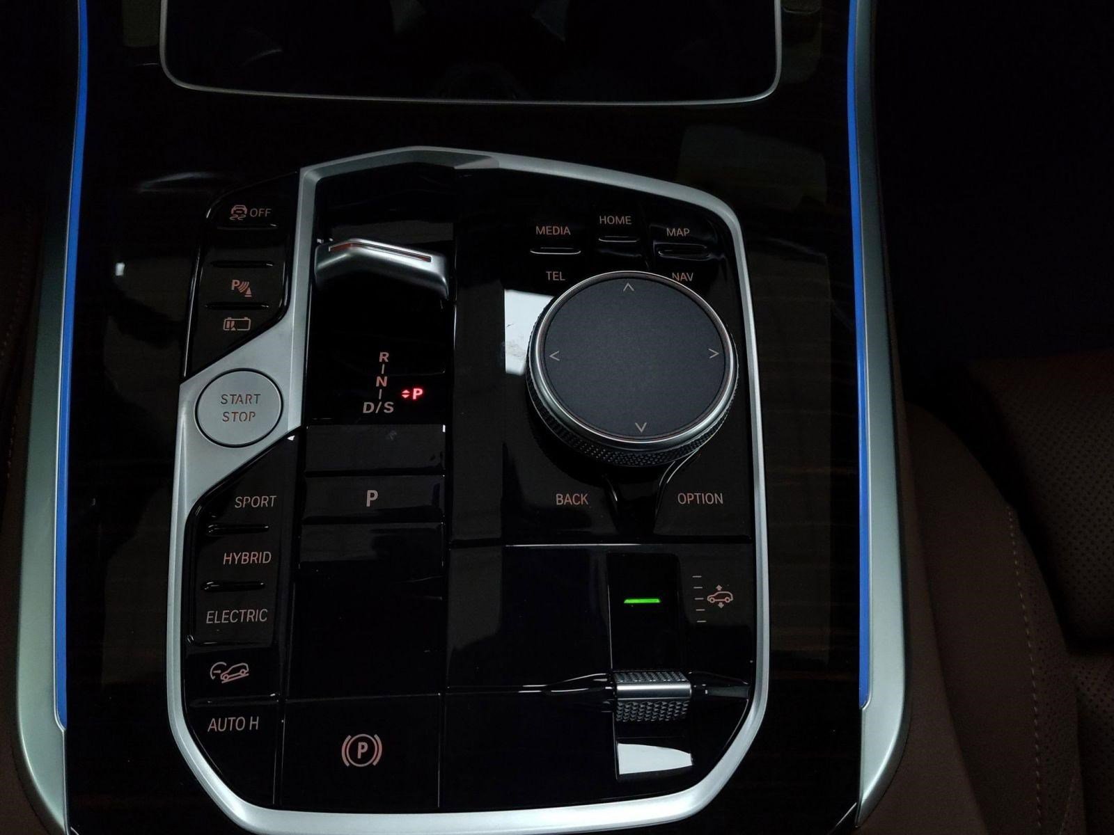 New 2026 BMW X5 xDrive50e w/ M Sport Package image 14