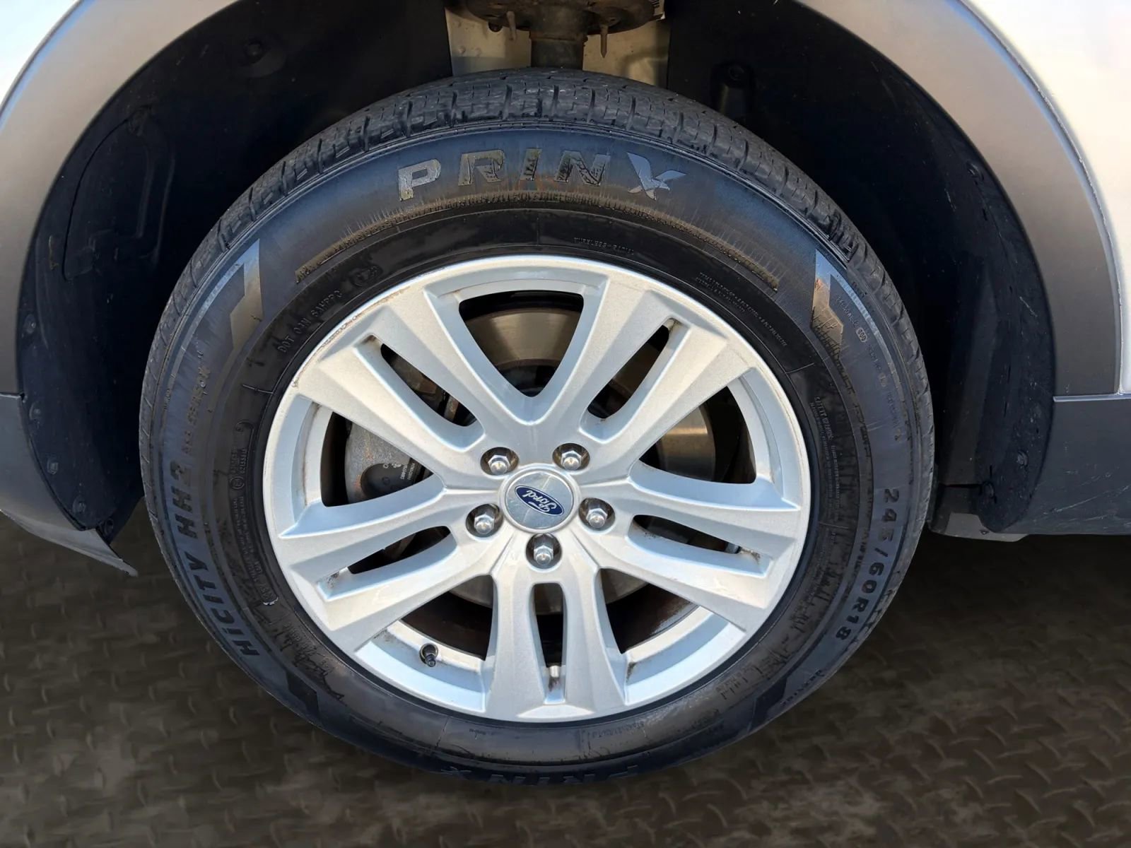 Used 2019 Ford Explorer XLT w/ Equipment Group 202A AWD/4WD image 38