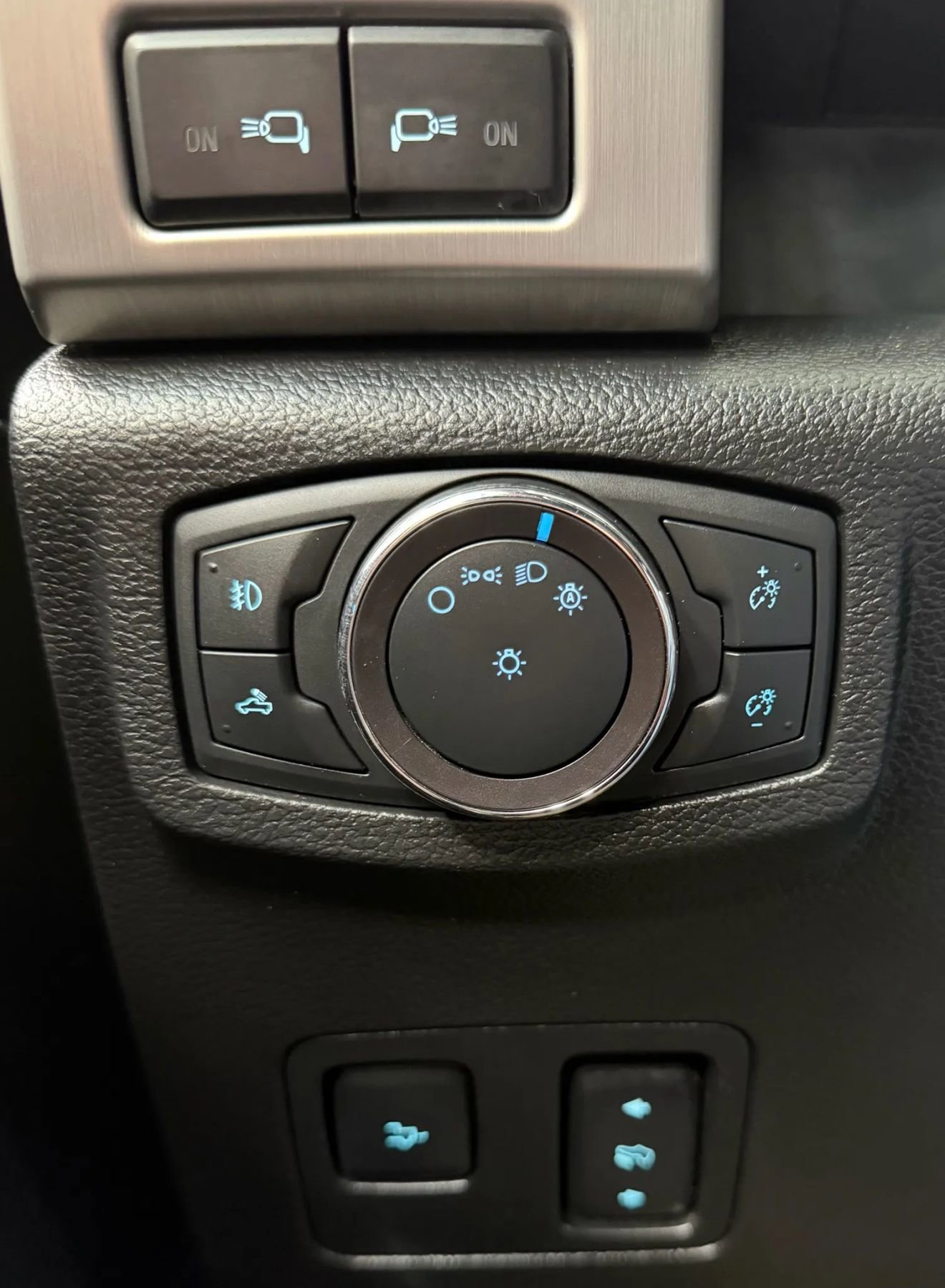 Used 2019 Ford F450 Platinum w/ Platinum Ultimate Package AWD/4WD image 33