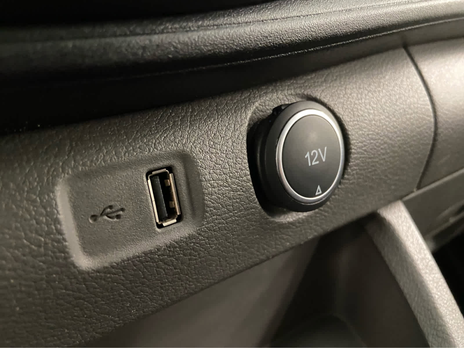 Used 2023 Ford Transit 250 Low Roof w/ Exterior Upgrade Package image 27