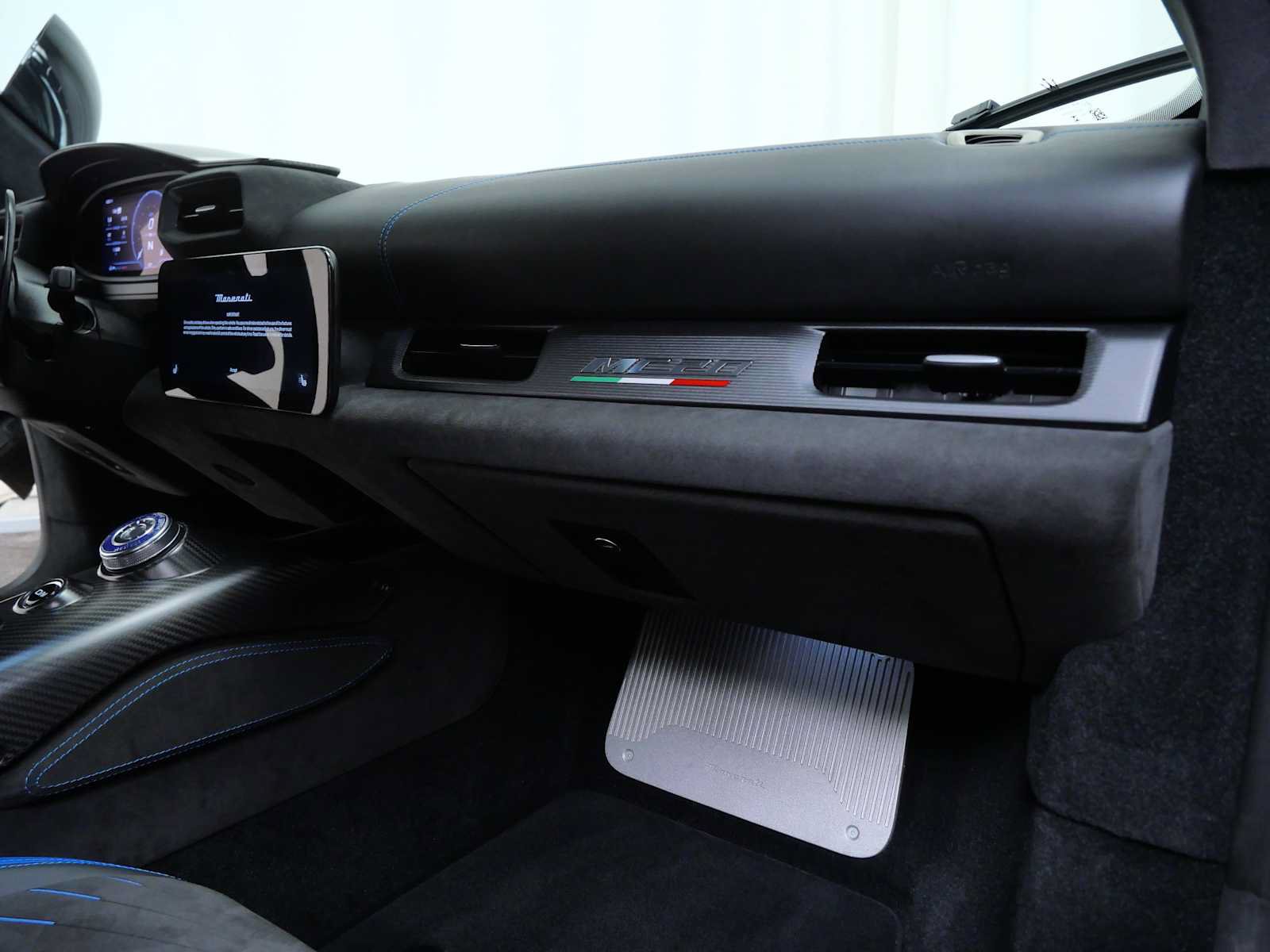Used 2022 Maserati MC20 Coupe RWD image 17