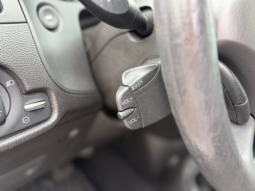 Used 2006 Ford Focus ZX5 Hatchback FWD image 17
