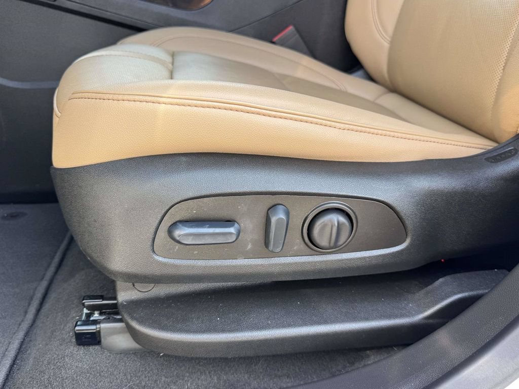 Used 2022 Chevrolet Blazer Premier w/ Enhanced Convenience Package AWD/4WD image 10