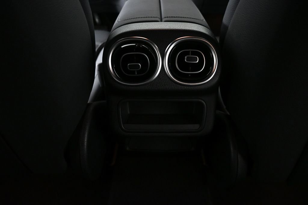 Certified 2025 Mercedes-Benz GLC 300 4MATIC image 17