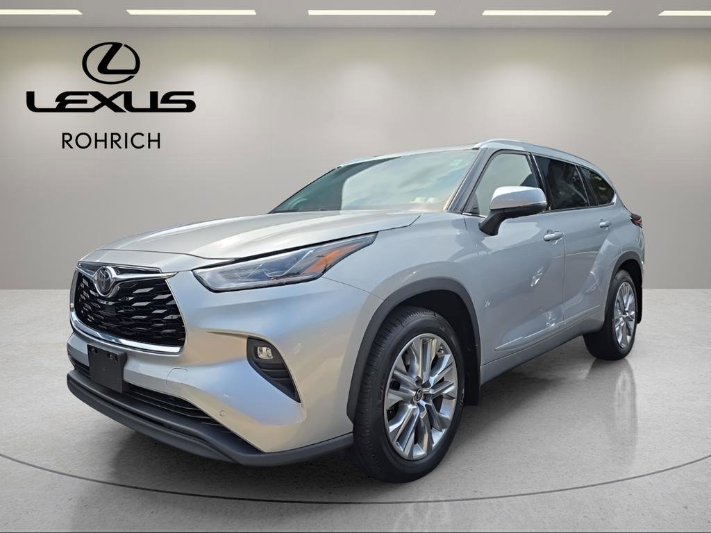 Used 2020 Toyota Highlander Limited image 1