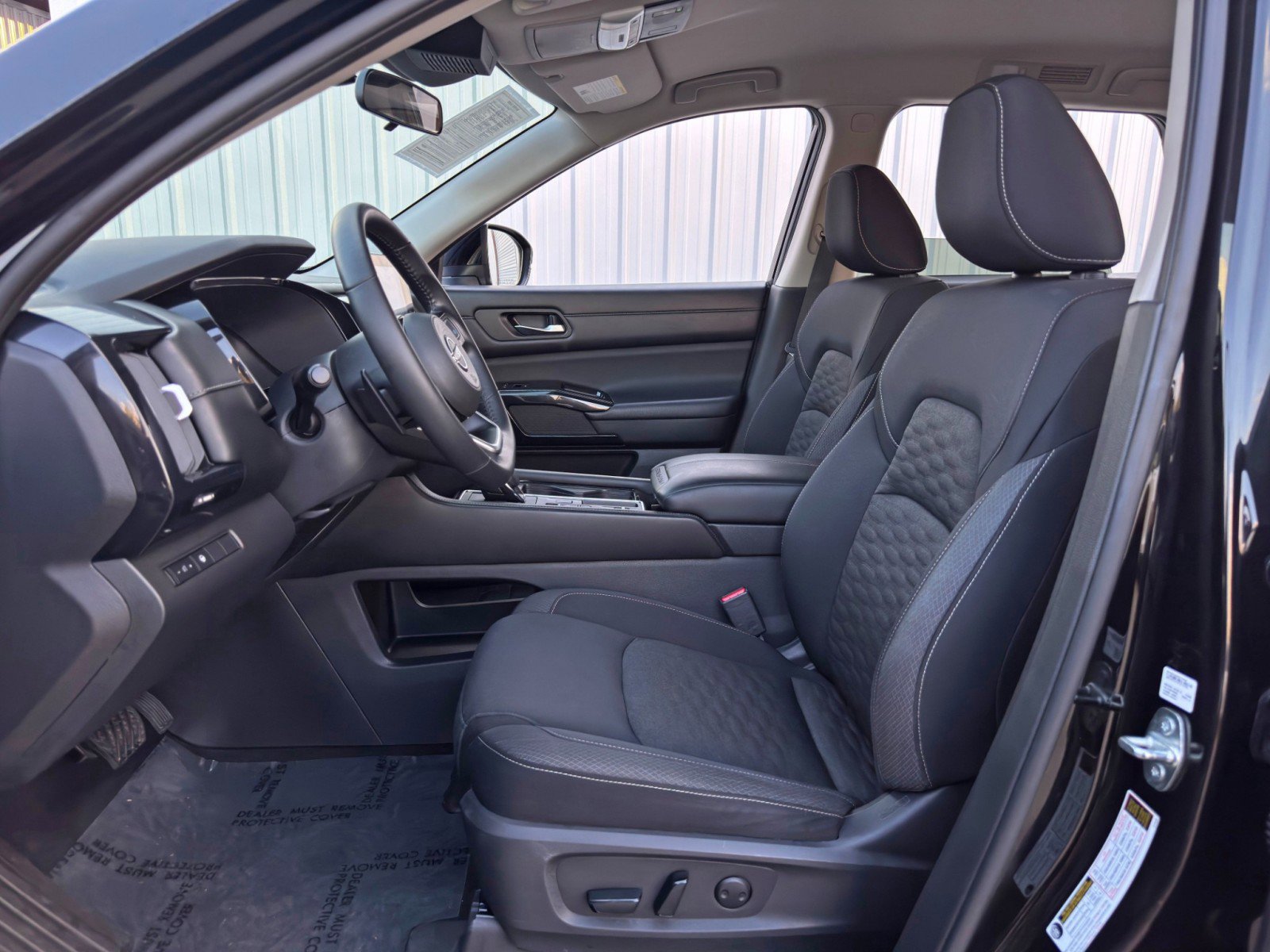 Used 2022 Nissan Pathfinder SV image 15