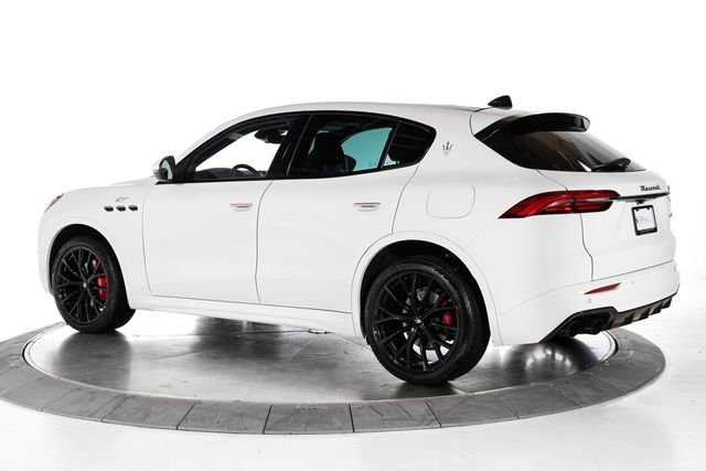 Used 2024 Maserati Grecale GT image 3