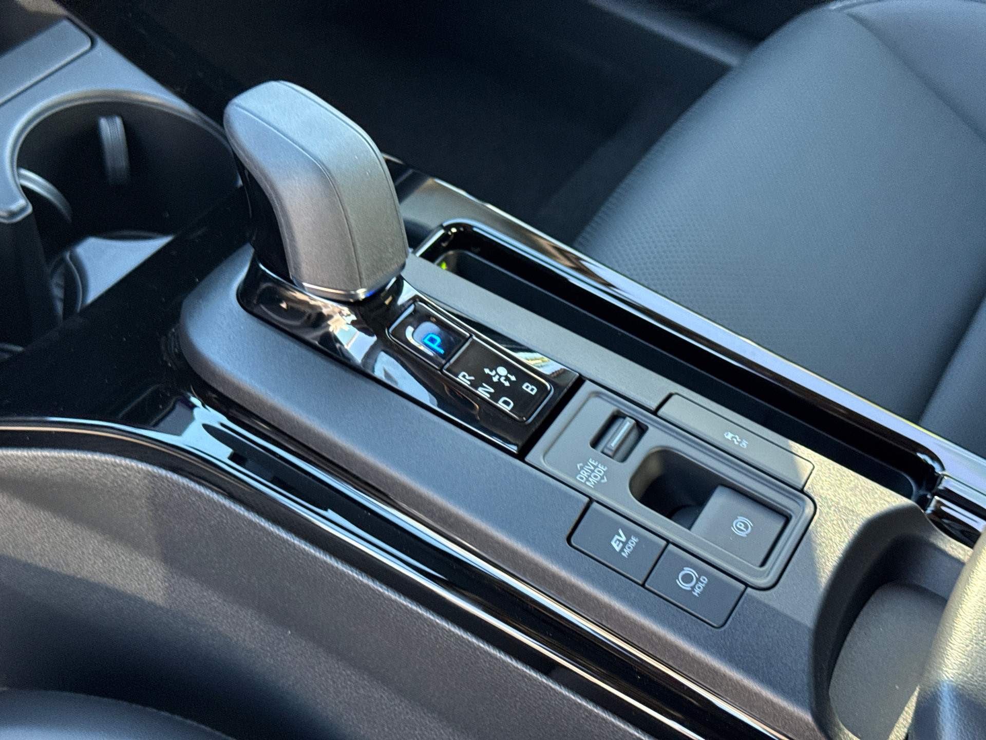 New 2027 Toyota Prius XLE FWD image 27