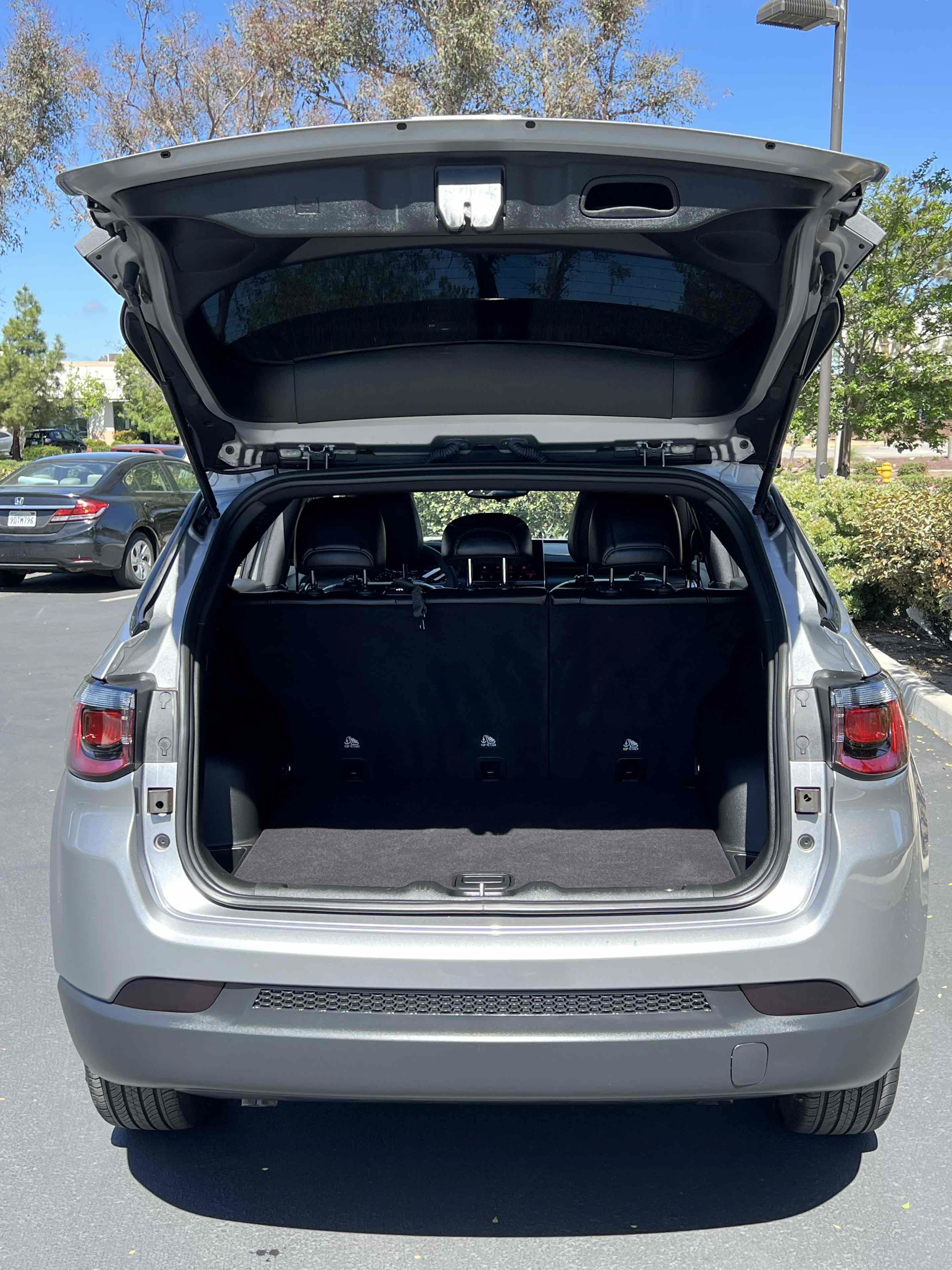 Used 2023 Jeep Compass Latitude AWD/4WD image 76