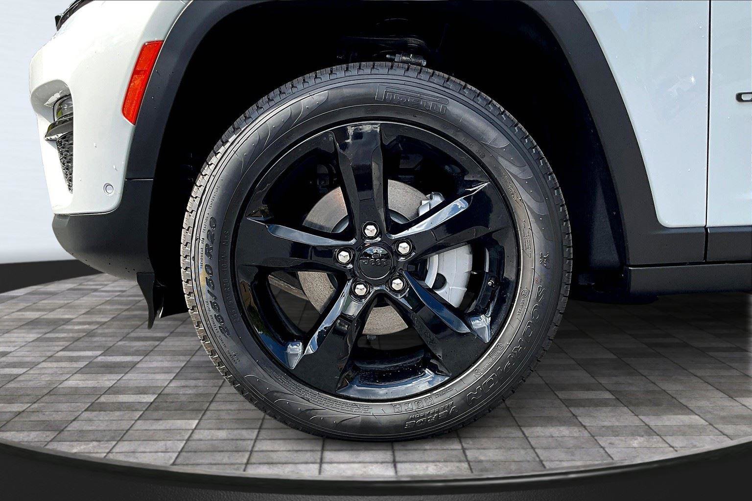 New 2025 Jeep Grand Cherokee Limited w/ Luxury Tech Group II image 12