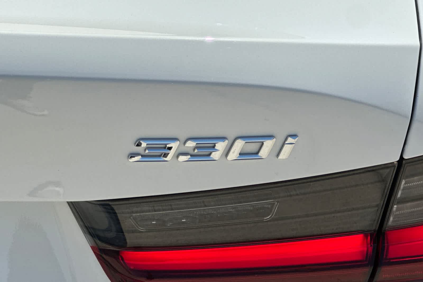 Used 2023 BMW 330i Sedan w/ Parking Assistance Package RWD image 26