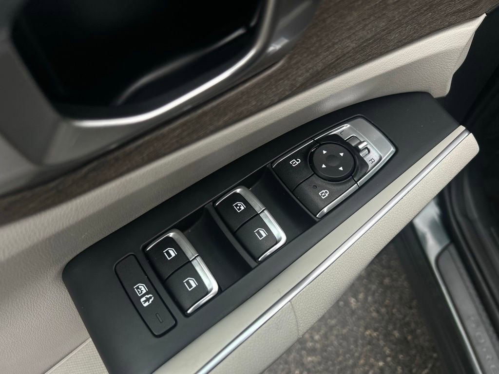 Used 2023 Kia Sorento X-Line EX image 16
