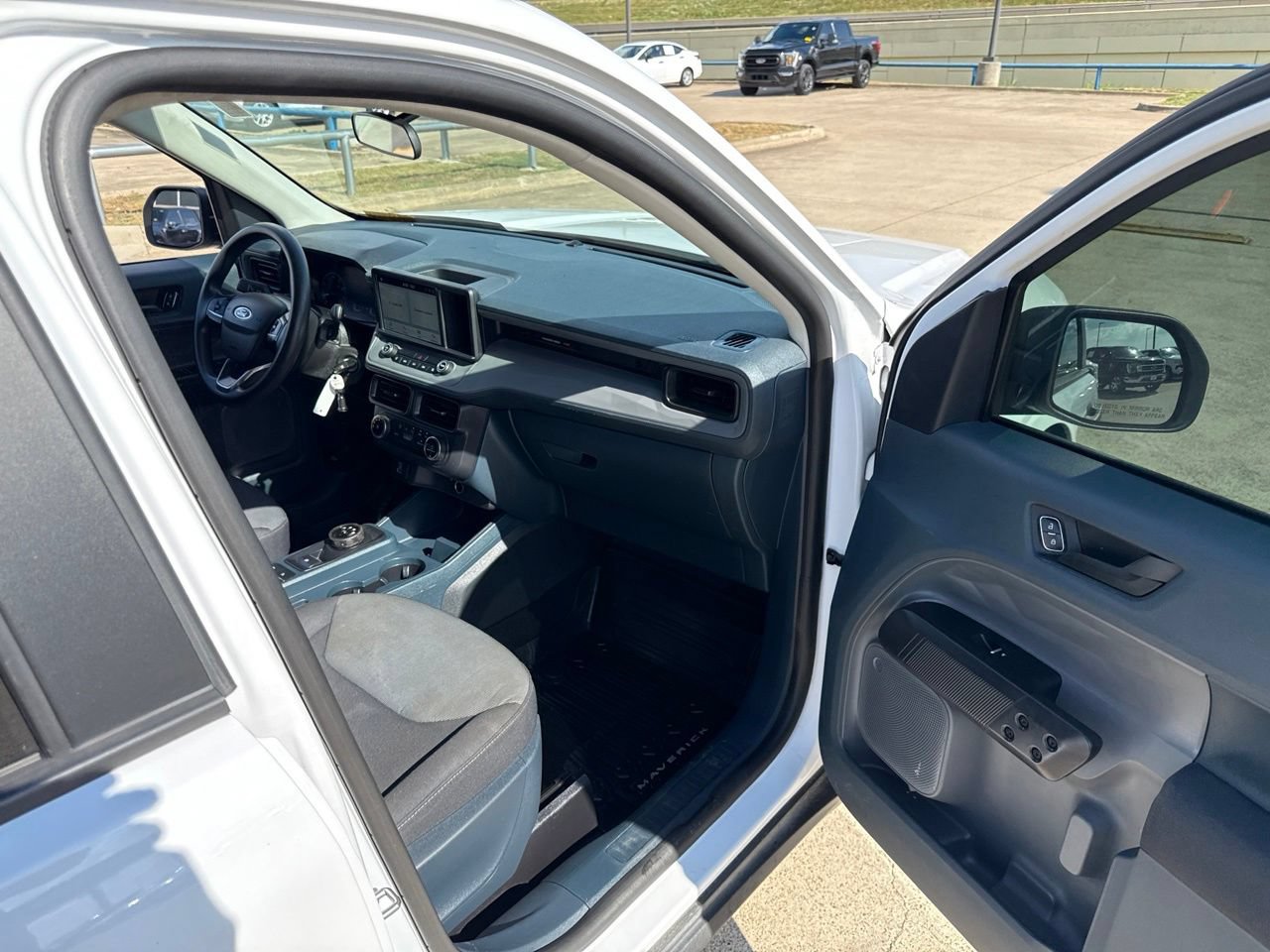 Used 2022 Ford Maverick XL FWD image 14