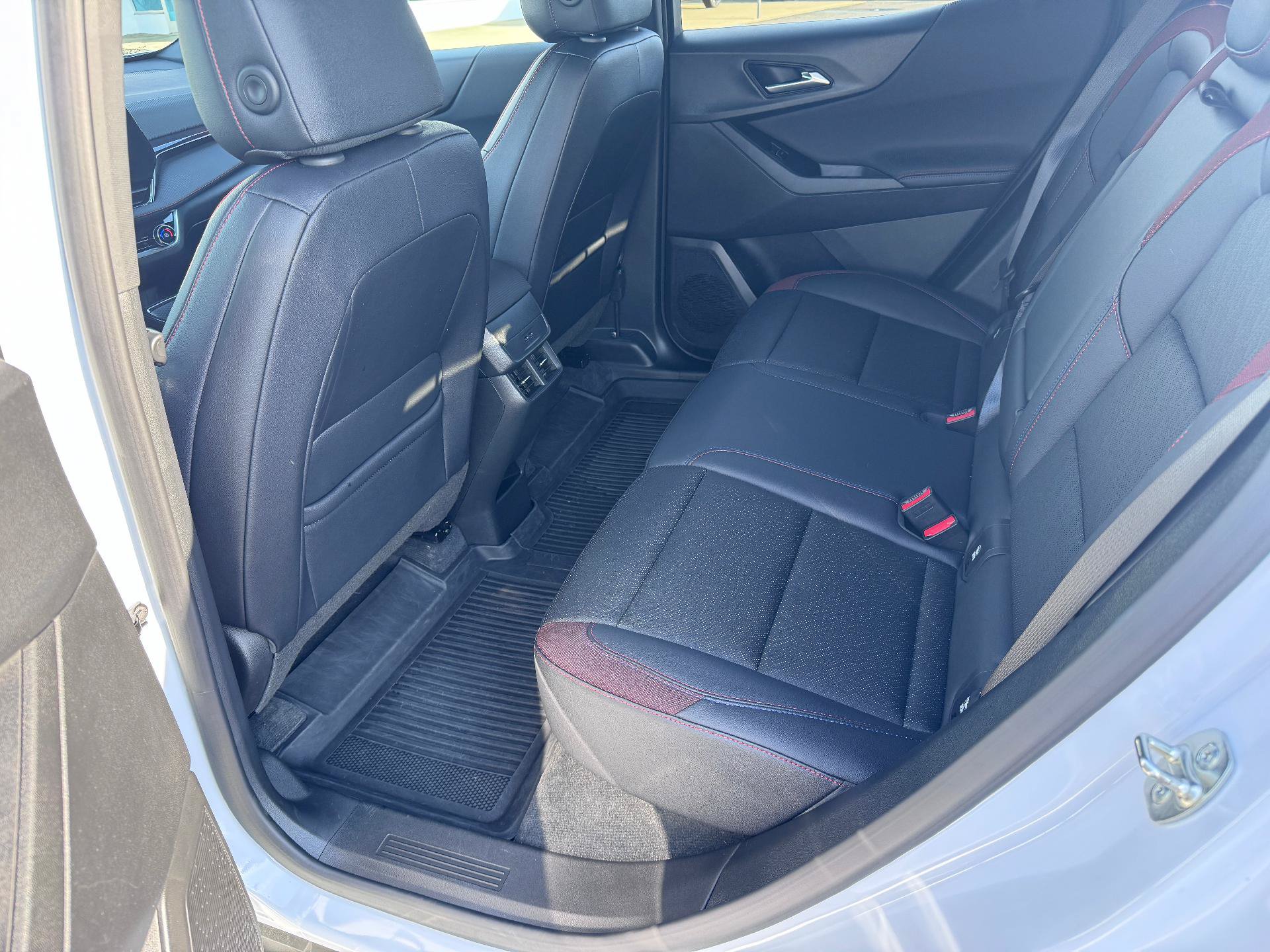 Used 2026 Chevrolet Equinox RS w/ Safety and Technology Package AWD/4WD image 14