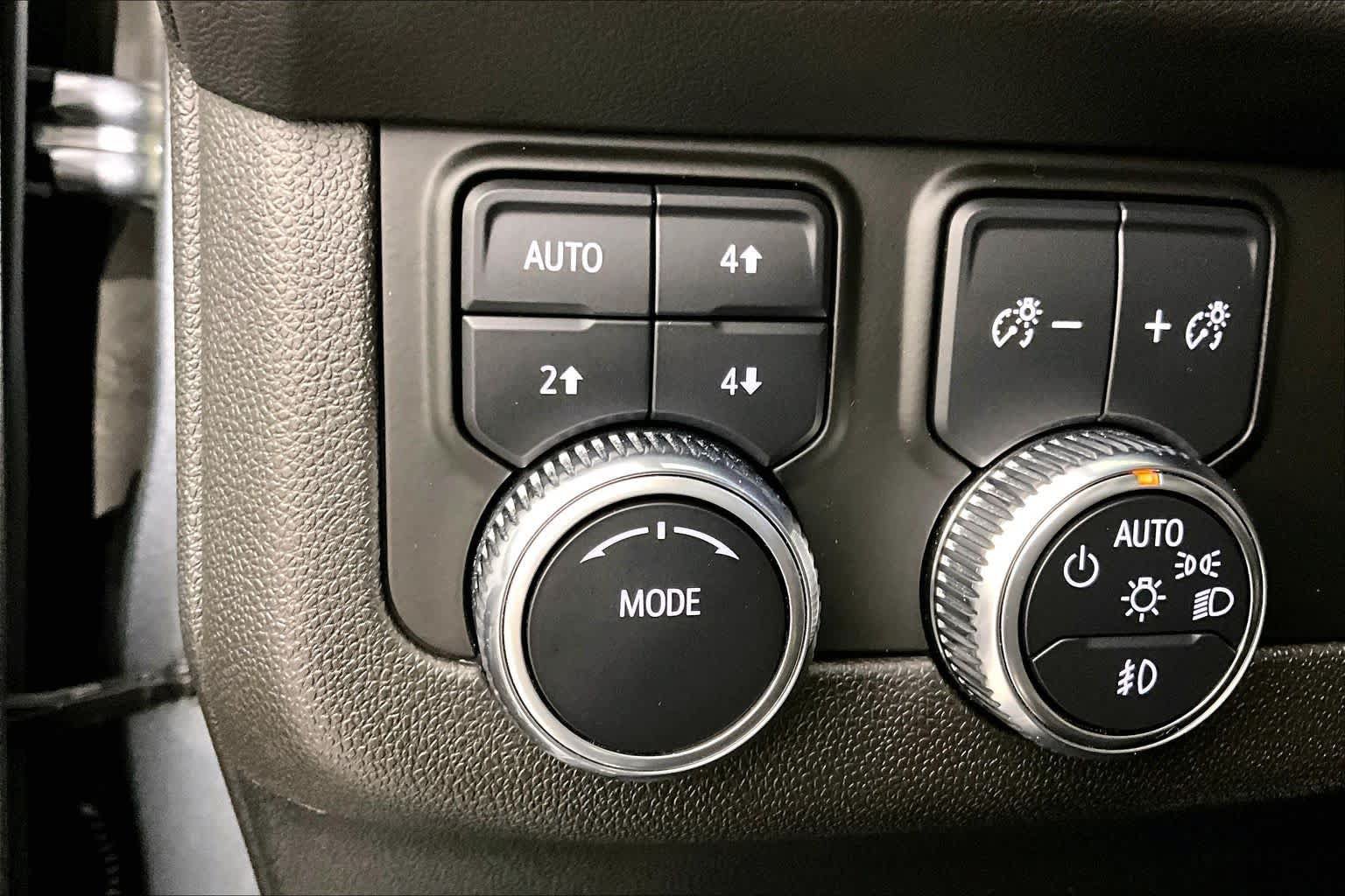 Certified 2022 GMC Yukon AT4 AWD/4WD image 35
