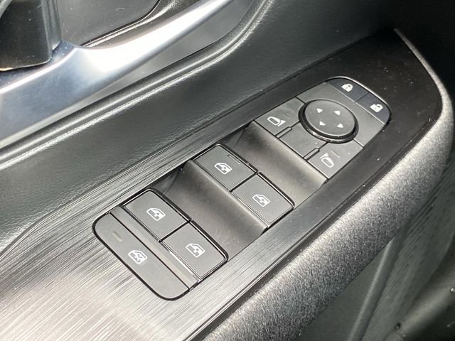 Certified 2025 Nissan Kicks SV image 24