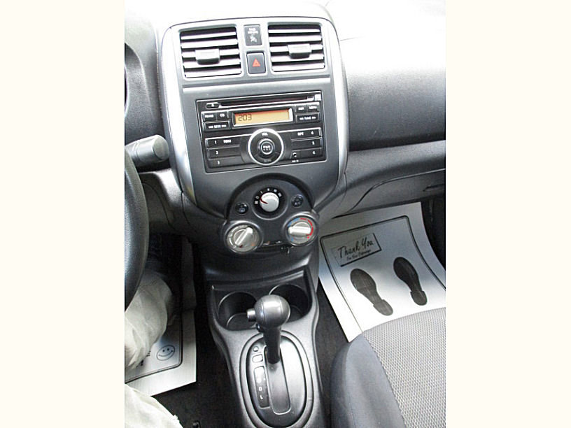 Used 2012 Nissan Versa SV FWD image 15