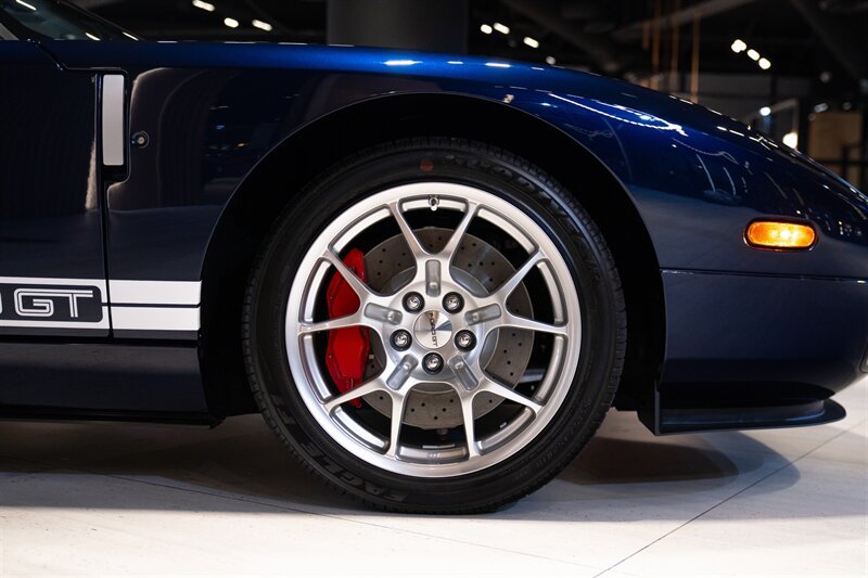 Used 2006 Ford GT RWD image 22