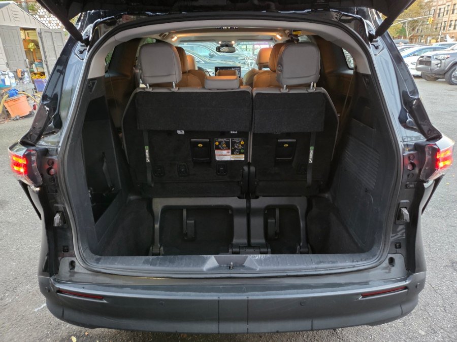 Used 2025 Toyota Sienna XLE
