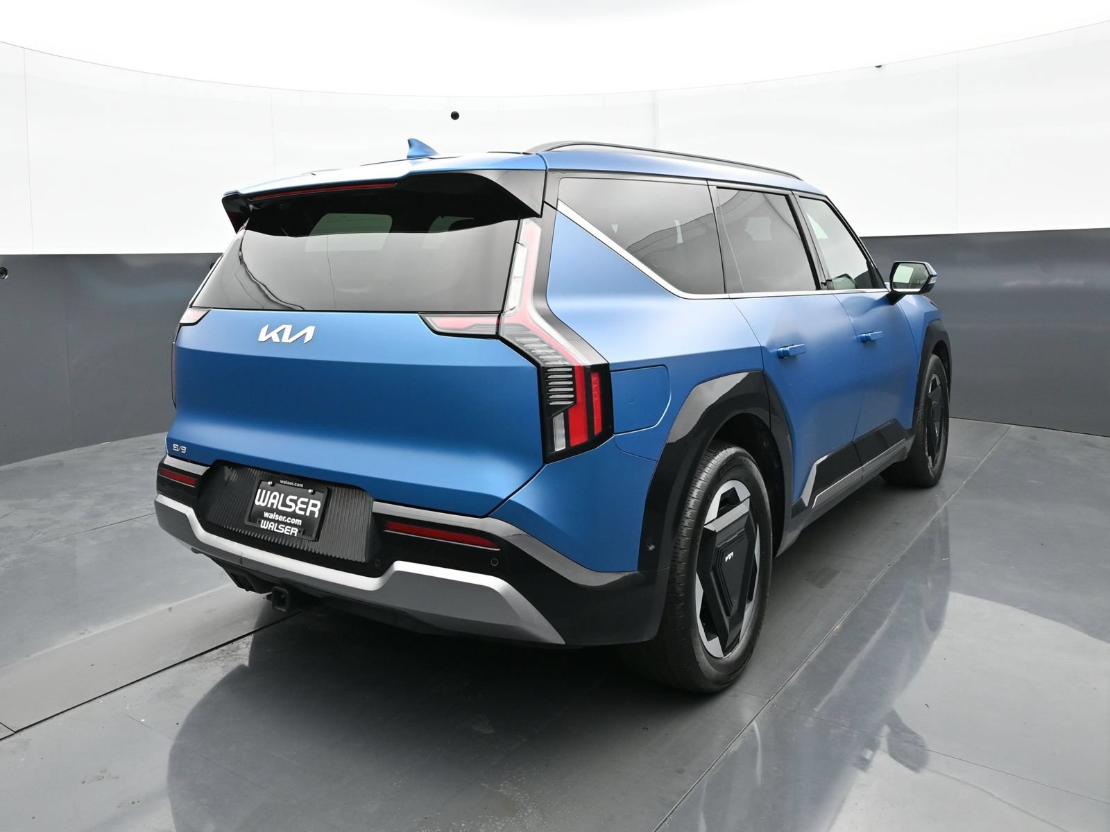 Used 2024 Kia EV9 Land w/ Towing Package AWD/4WD image 5