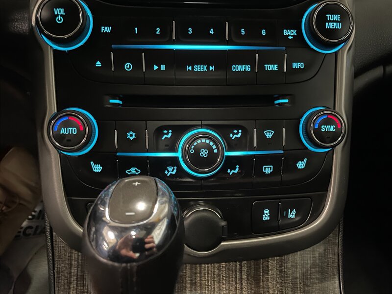 Used 2015 Chevrolet Malibu LTZ FWD image 11