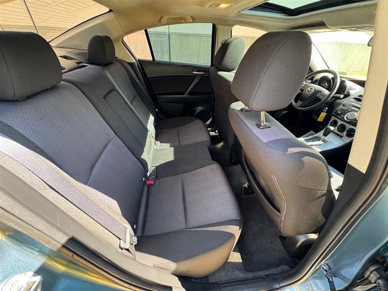 Used 2010 MAZDA MAZDA3 i Touring FWD image 29