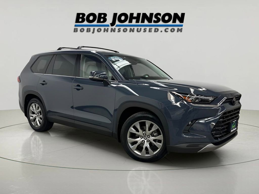 Used 2024 Toyota Grand Highlander XLE image 1