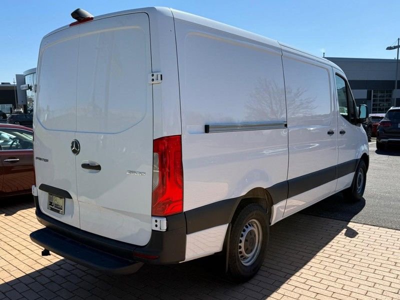 Used 2025 Mercedes-Benz Sprinter 2500 image 2