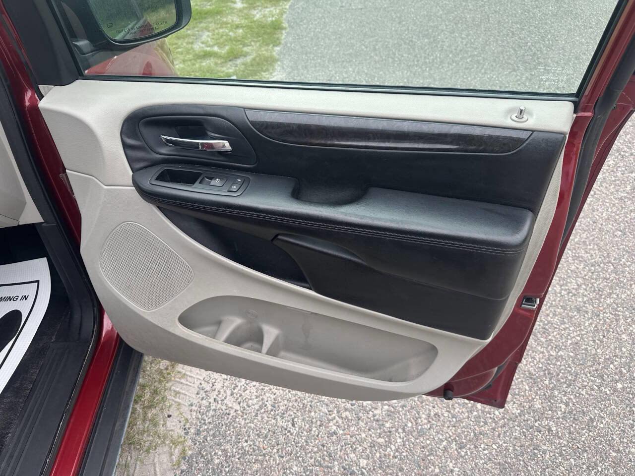 Used 2015 Dodge Grand Caravan American Value Package w/ UConnect Hands-Free Group image 20
