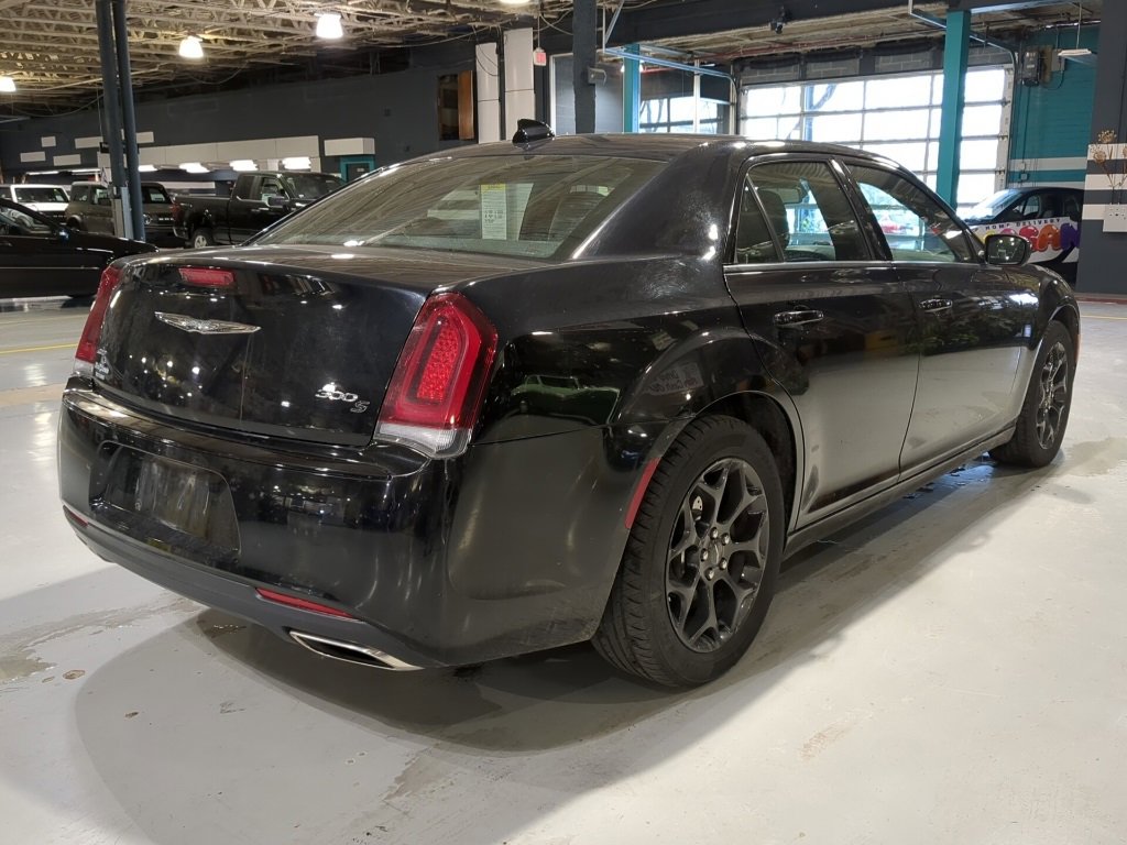 Used 2019 Chrysler 300 S image 7
