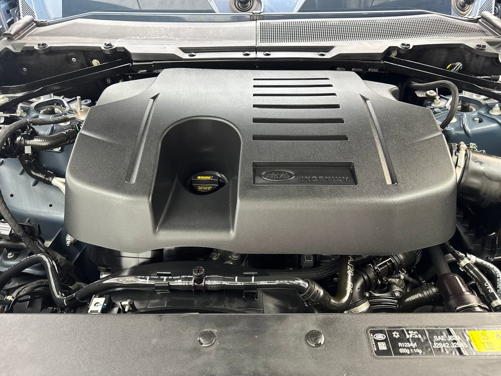 Used 2023 Land Rover Defender 110 SE AWD/4WD image 78