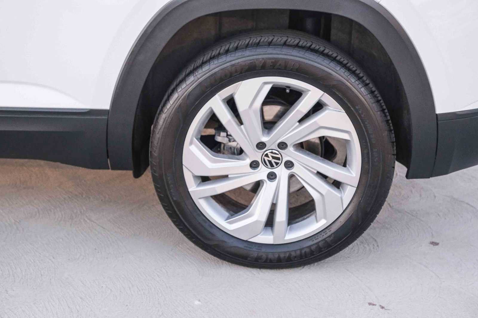 Used 2020 Volkswagen Atlas Cross Sport SEL FWD image 9