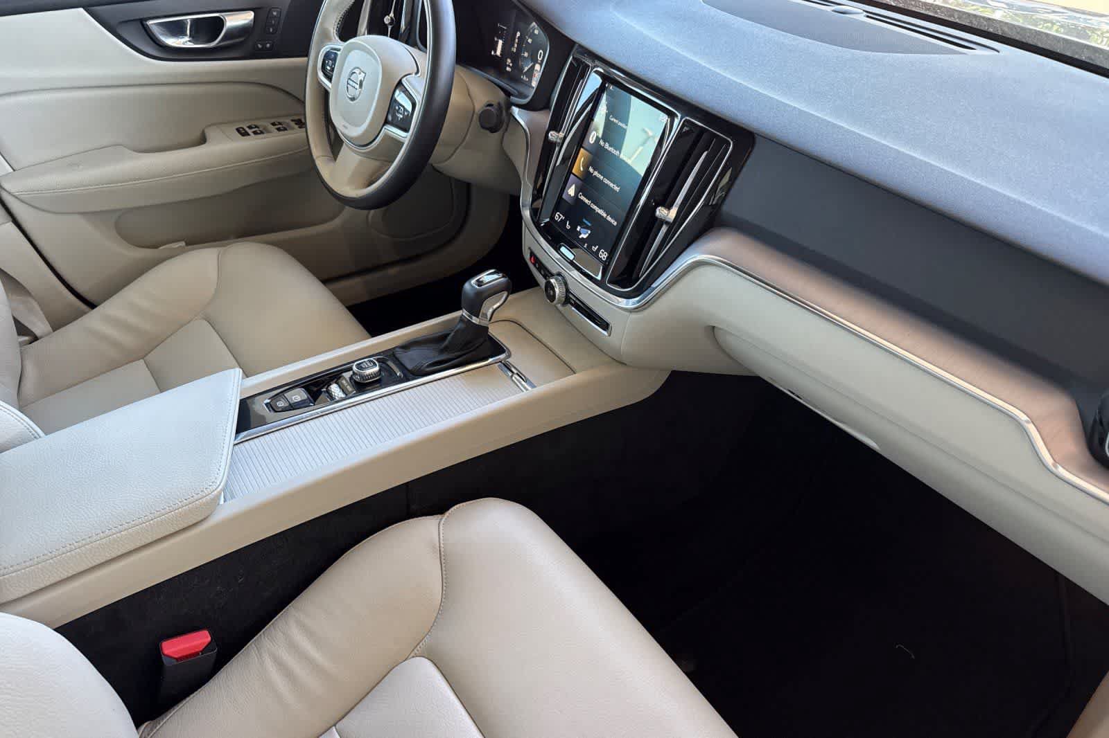 Used 2019 Volvo S60 T6 Momentum w/ Premium Package AWD/4WD image 16