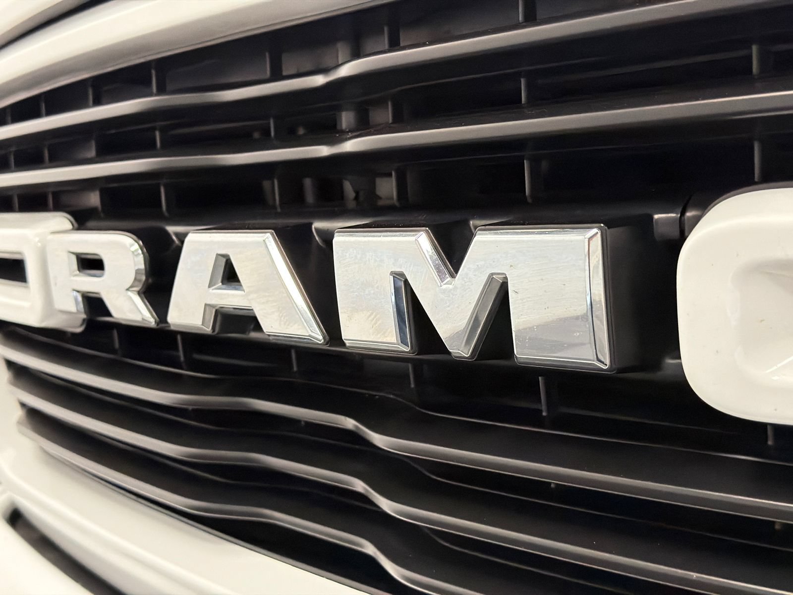 Used 2022 RAM 1500 Laramie w/ Sport Appearance Package AWD/4WD image 12