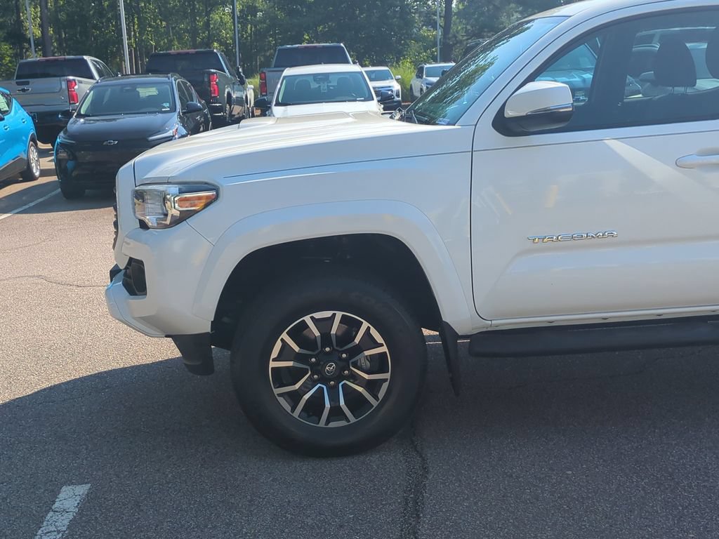 Used 2021 Toyota Tacoma TRD Sport w/ Technology Package AWD/4WD image 11
