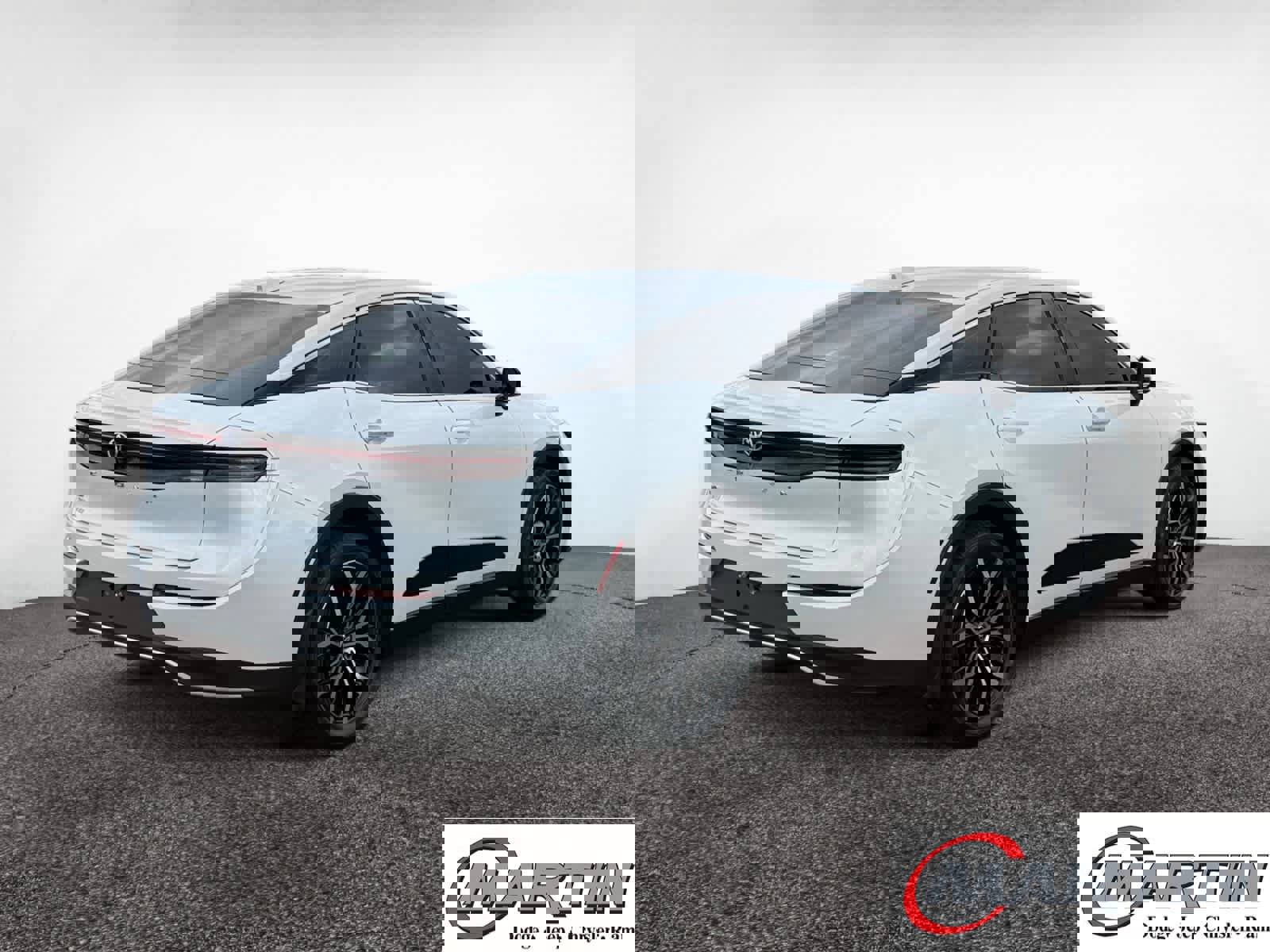 Used 2023 Toyota Crown XLE image 5