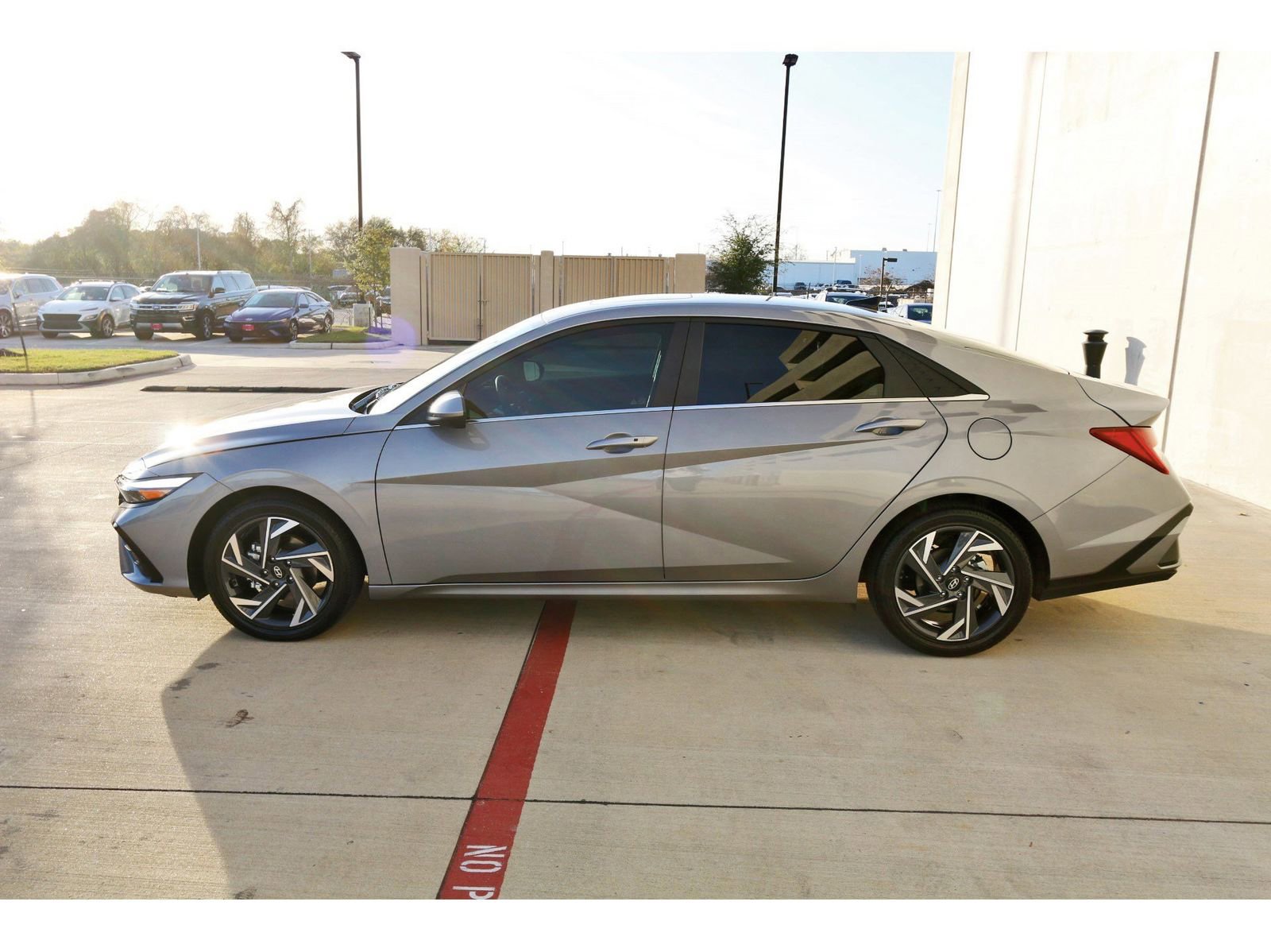 Certified 2025 Hyundai Elantra SEL image 6